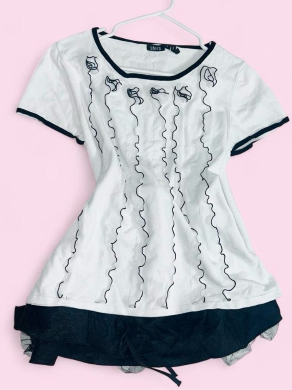 Stera White Short-Sleeve Embroidered Ruffle Hem Blouse